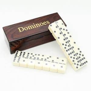 Jeu de dominos en bois pour enfants et adultes, jeu de société familial classique, jouet éducatif stimulant la réflexion, divertissement pour les fêtes - Product Image 1
