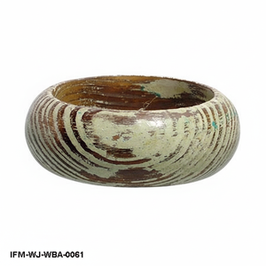 Bracelet manchette en bois antique fait main, style vintage, effet vieilli, avec détails de grain rustique - Product Image 1