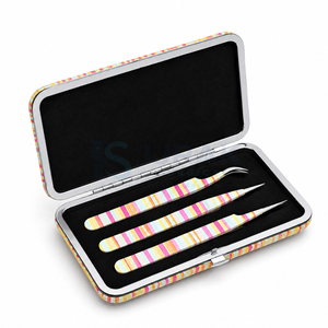 Juego de 3 Pinzas para Pestañas de Acero Inoxidable con Estuche a Rayas, Herramientas de Precisión para la Aplicación de Pestañas Postizas - Product Image 4