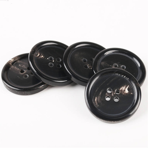 Boutons de costume en corne de haute qualité et durables avec motifs vintage pour hommes et femmes, artisanat naturel - Product Image 1