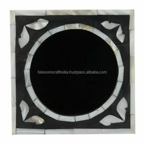 Exclusivo Porta Pañuelos con Incrustaciones de Hueso Indio, Cubierta de Madera Hecha a Mano, Diseño Geométrico Único, Regalo Decorativo Perfecto para el Hogar - Product Image 2