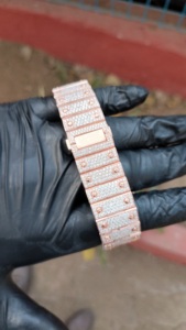 Reloj de Oro Rosa con Incrustaciones de Diamantes, Números Arábigos, Cuadrado, Completamente Cubierto de Diamantes, Automático, Estilo Hip Hop, para Hombre, Joyería de Lujo Premium - Product Image 5