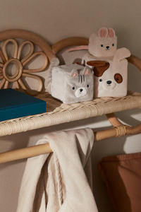 Hermoso estante de almacenamiento para habitaciones infantiles, estantería de pared de un solo nivel tejida con ratán natural, con diseño floral. - Product Image 5