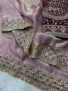 Sari Royal Glow Fendy en satin avec broderie de sequins 3MM, motifs Buttas sur toute la surface, bordure premium lourde, entièrement cousu, infroissable, séchage rapide - Product Image 2