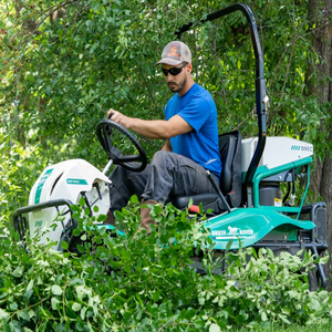 Tondeuse à gazon tout-terrain OREC Rabbit RM984X avec balayeuse remorquable, tondeuse à essence commerciale - Product Image 6