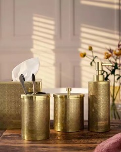 Conjunto de accesorios de baño de moda, fabricado con teca y acero inoxidable, bellamente elaborado por KHOOSI OVERSEAS en India. - Product Image 3