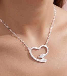 สร้อยคอเงินแท้ 925 ประดับมอสซาไนต์ธรรมชาติ สำหรับสาวๆ ทองคำแท้ 10K 14K 18K ดีไซน์รูปหัวใจโอบกอด สร้อยคอสุดฮิต - Product Image 6