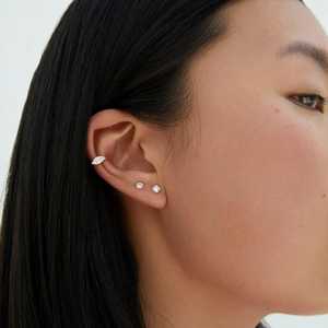 Pendiente de Oreja Tipo Cuff de Diamante, Oro Sólido 10k 14k 18k, Diamante Cultivado en Laboratorio con Corte Marquesa y Engaste de Garras, Minimalista, Sin Perforación, Banda para Cartílago, Uso Diario Moderno - Product Image 4