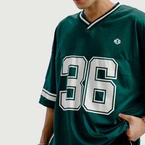 Camiseta de fútbol americano oversize verde de moda con cuello en V, manga corta, estampado de números, unisex, estilo urbano, transpirable, de malla OEM - Product Image 3