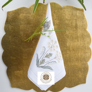 Linge naturel avec broderie d'aubépine, doux mais résistant, apportant une touche botanique délicate et élégante aux tables - Product Image 2