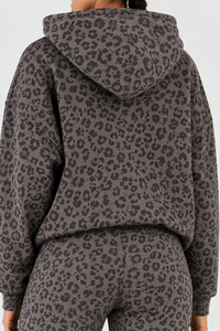 Conjunto Deportivo Premium de 2 Piezas para Mujer, Estampado de Leopardo Gris, Sudadera con Capucha y Pantalón de Pierna Ancha, Ropa Deportiva Casual para Mujer - Product Image 4