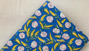 Tela de Algodón Ecológica con Estampado Floral de Tulipanes Azul Rey, Diseño Indio, para Vestidos y Decoración del Hogar, Venta al Por Mayor para Costura Infantil - Product Image 4