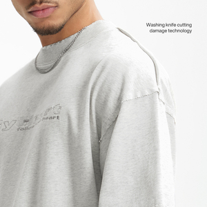 เสื้อยืดแขนสั้นทรงปกติสำหรับผู้ชาย สีเทาอ่อน คอกลม ผ้าฝ้าย 100% ระบายอากาศได้ดี สไตล์สตรีทแวร์ ออกแบบได้ตามต้องการ พร้อมโลโก้ด้านหน้า - Product Image 5