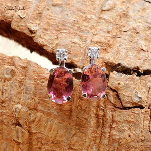Boucles d'oreilles clous ovales en tourmaline rose naturelle 7x5mm, or blanc 14 carats avec accent de diamant, délicates, à deux pierres, pour mariée, pierre de naissance d'octobre - Product Image 4