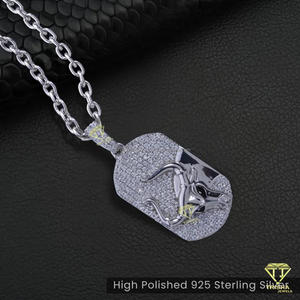 Pendentif animalier Hip Hop exclusif avec sertissage de diamants de laboratoire entièrement incrustés et finition argentée - Product Image 2