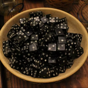 Juego de Dados de Cuerno de Búfalo Natural Pulido Hecho a Mano para Juegos de Mesa, Casino, Juegos de Rol de Mesa, Duradero, Ecológico y Moderno - Product Image 1