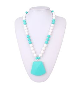 Collar de Resina APEX ALIGN Azul Cielo y Blanco con Colgante de Flor Real, Joyería Hecha a Mano, Linda y Moderna para Mujer, Regalo para Fiesta, Disponible - Product Image 2