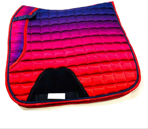 Tapis de selle d'équitation personnalisés haut de gamme en polyester satiné avec mousse de polycoton de haute qualité - Product Image 2