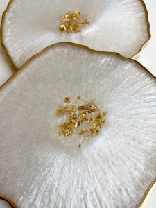 Customized Handmade White Swearl Resin Round Tea <b>Coaster</b> For <b>table</b> Home Decor Hotel Restaurant Use by HWC - Product Image 2
