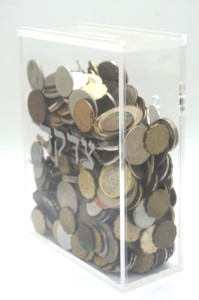 Boîte de donation de tzedakah en acrylique élégante de 2025 variétés avec un design clair, parfaite pour la judaïca moderne et les contributions caritatives - Product Image 2