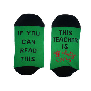 Si puedes leer esto, calcetines hasta el tobillo para adultos con la frase "Teacher Is Off Duty", calcetines informales transpirables de algodón y elastano para verano - Product Image 4