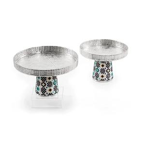 Support en métal émaillé finition or pour la présentation de desserts de luxe lors de mariages, événements et buffets d'hôtels, provenance Inde - Product Image 2