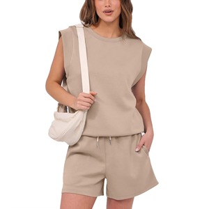 ชุดเซ็ตเสื้อแขนสั้นกับกางเกงขาสั้นแฟชั่นผู้หญิงขายส่ง - Product Image 4