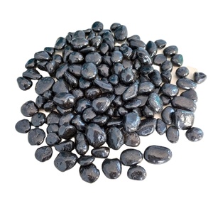 Polyurethane High Glossy Cobble <strong>Pebbles</strong> Natural Black &amp; High Quality <strong>White</strong> Best Price Outdoor Use High Epoxy Resin Coated Stone