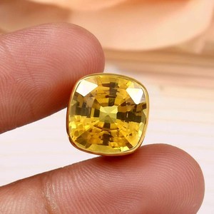 Colgante de Zafiro Amarillo Ceilán Impecable con Corte Cojín, Plata de Ley 925, Chapado en Oro de 14K, Regalo de San Valentín - Product Image 3