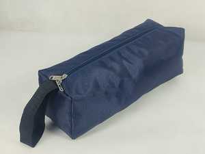 Pochette utilitaire rectangulaire bleu marine avec fermeture éclair, poignée souple, suspendable, en polyester durable, pour rangement de fournitures de bureau et cosmétiques - Product Image 2
