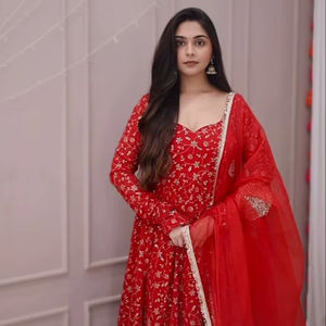 Robe de soirée pour femme en velours de viscose lourd, ornée de sequins, de style ethnique moderne, faite à la main, pour l'hiver, le printemps, l'été, les festivals, Diwali, les mariages. - Product Image 1