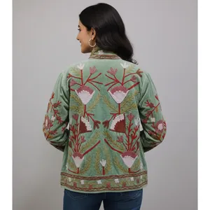 Veste en coton vert pour femmes, brodée au style Suzani, à motifs floraux, bohème, ethnique, faite à la main, vintage, décontractée, vêtement d'extérieur - Product Image 2