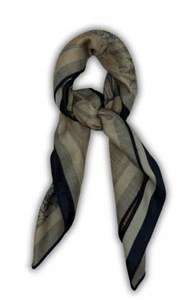 Pañuelo de Verano Personalizado Cuadrado de Doble Cara con Estampado de Puntos, de Seda, Satén y Poliéster - Antibacteriano, de Secado Rápido y Ligero - Product Image 6