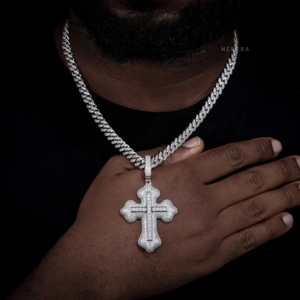 Pendentif Croix Royale Entièrement Sertie de Moissanite en Argent Sterling 925 - Pendentif Croix Moissanite Glacée Style Hip Hop, Pendentif Croix Fait Main - Product Image 2