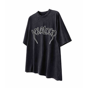 เสื้อยืดโอเวอร์ไซส์ผู้ชาย พิมพ์ลายโลโก้ OEM ล้างสีแบบแอซิด ขาดรุ่ย คอกลม แขนสั้น OEM ไหล่ตก ทรงหลวม สไตล์คนเมือง ผ้าคอตตอนหนา - Product Image 5