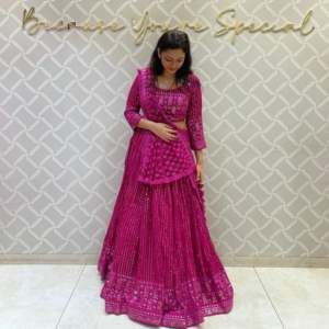 Designer Fancy Border Lace Work Lehenga Choli pour les fêtes et les clubs Elegant Wear - Product Image 1