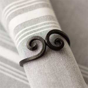 Nordic Style Irregular Hammered Gold Napkin Rings Handmade <b>Adjustable</b> Metal Napkin Buckle for Modern Dining <b>Table</b> Decor Party - Product Image 4