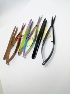 Ensemble de pinces à épiler et ciseaux pour sourcils, pinces à épiler professionnelles durables à pointe inclinée pour femmes, ciseaux de précision en acier inoxydable pour cils et sourcils - Product Image 2