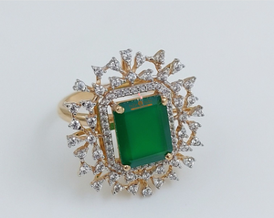 Bague de fiançailles en or pur 22 carats de qualité supérieure avec finition brillante pour les femmes recherchant des bijoux de mariage élégants - Product Image 3