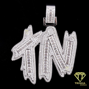 Pendentif de luxe en forme de lettre TN serti de diamants de laboratoire pour collections de bijoux en argent pour la vente en gros - Product Image 2