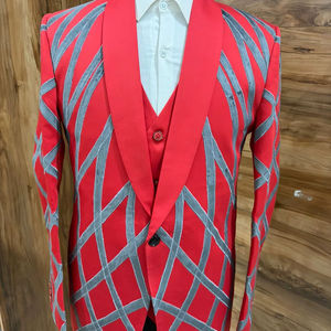 Costume de soirée rouge pour homme, de créateur, avec motif argenté – Blazer à revers châle pour marié, ensemble 3 pièces - Product Image 1