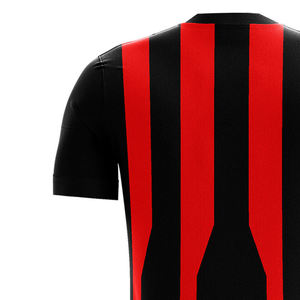 เสื้อฟุตบอลคอวีผู้ชาย สีแดงดำ สำหรับฤดูร้อน ผลิตจากโพลีเอสเตอร์ 100% ทรงปกติ ระบายเหงื่อได้ดี พิมพ์ลายแบบ Sublimation  รับสกรีนชื่อทีม - Product Image 6
