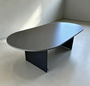 Mesa de Conferencia Extensible Ovalada con Tablero de MDF y Patas de Metal, Diseño Moderno, Muebles de Oficina Comerciales, 8 Plazas, Estructura Estable, para Hotel - Product Image 1