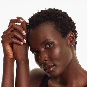 Boucles d'oreilles en argent sterling 925 avec diamants en moissanite pour femmes, design géométrique élégant, lettres, bijoux fins minimalistes de luxe - Product Image 2