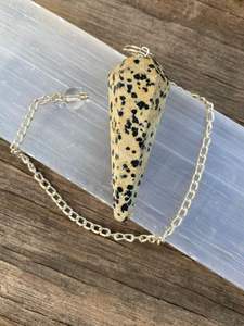 Vente en gros de pendules de jaspe dalmatien naturel cristal de quartz à facettes pierre précieuse radiesthésie acheter chez Aameena Agate - Product Image 2