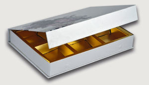 กล่องของขวัญสั่งทำพิเศษจากโรงงาน ขายส่ง กล่องกระดาษแข็งสีดำเรียบหรูหรา พิมพ์ลายตามสั่ง ปิดด้วยแม่เหล็ก ลายนูน - Product Image 2