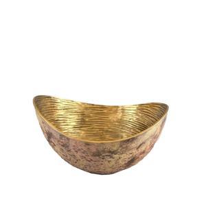 Cuenco decorativo de aluminio hecho a mano con exterior rústico martillado e interior dorado pulido para un estilo de mesa elegante - Product Image 1