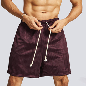 Pantalones cortos de malla elegantes para hombre con cintura con cordón, de secado rápido y tela elástica. - Product Image 4