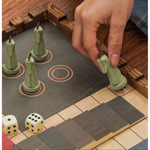 Juego de mesa Ludo de madera para cuatro jugadores con piezas en forma de caballo, juguete de mesa de estrategia moderno para diversión y entretenimiento familiar - Product Image 5