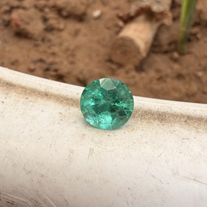 Émeraude zambienne de luxe 2,19 carats, vert brillant, ronde, pierre précieuse non montée pour la création de bijoux haut de gamme sur mesure - Product Image 5